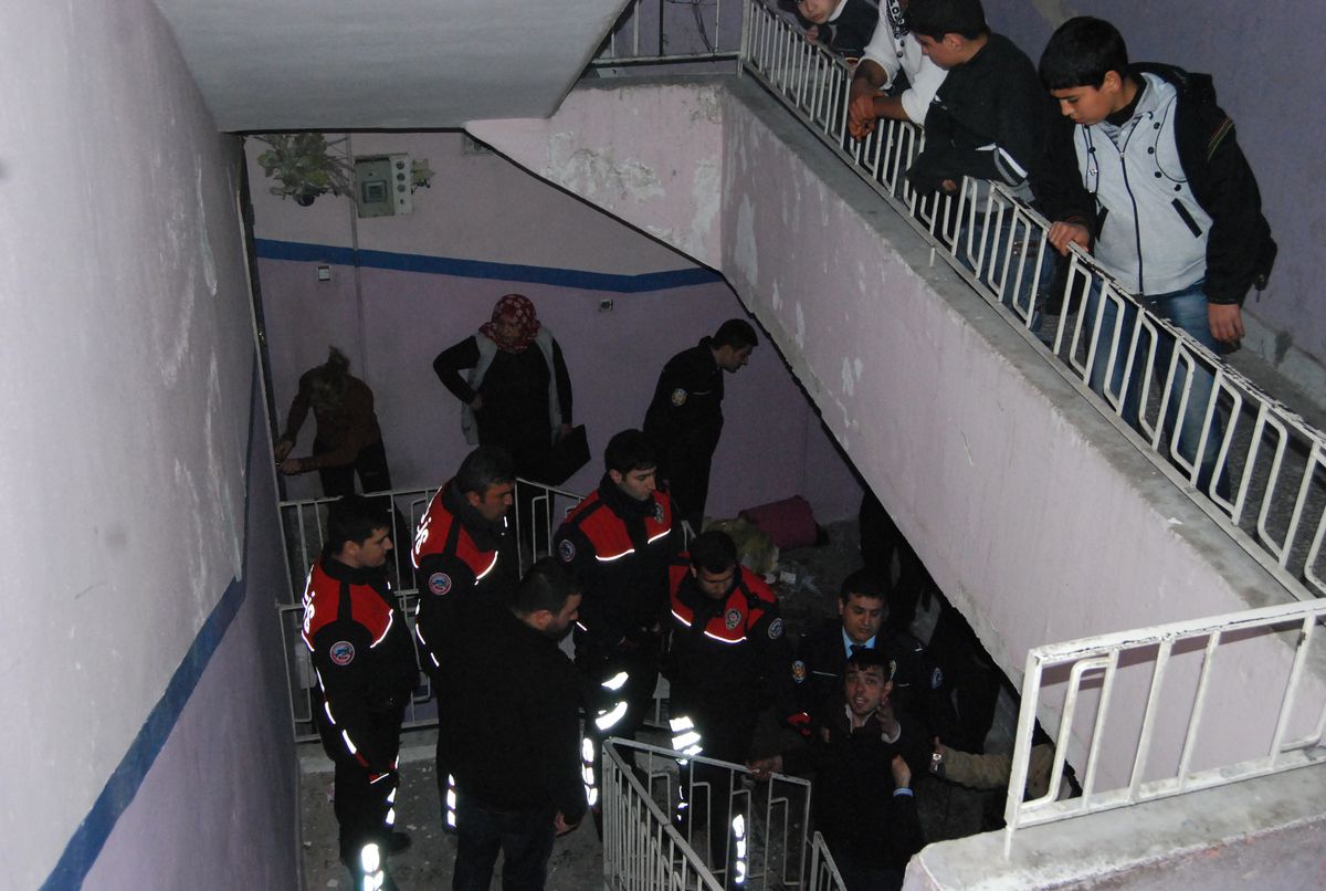 Eski Eşini Korkutmak İçin Ses Bombası Patlattı