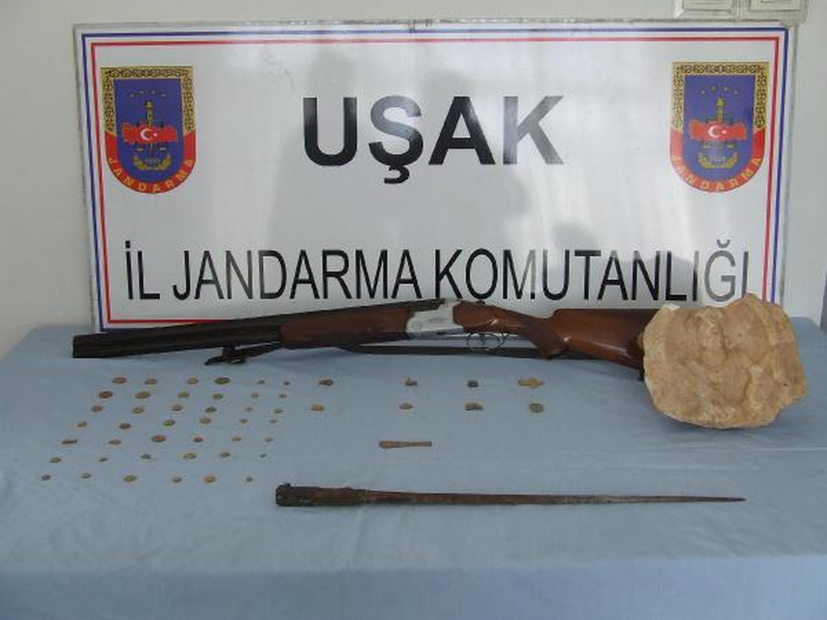 Evde 52 Tarihi Eser