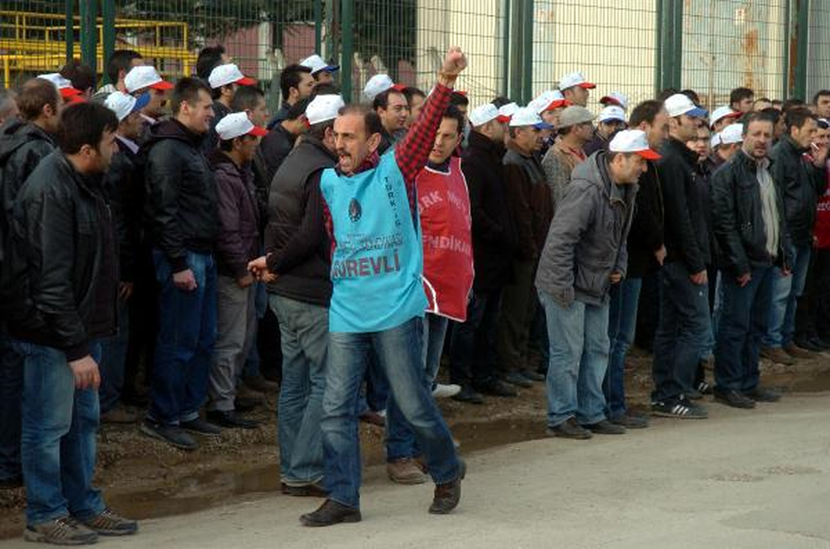 Evlerine Yürüyerek Giderek Fabrikalarını Protesto Ettiler