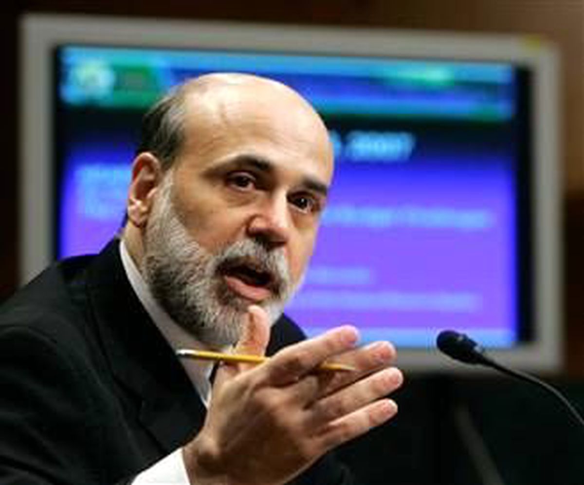 Fed Başkanı Ben Bernanke."Fed\'in Düşük Faiz Politikaları, Hala Yüksek İşsizliğin Yükü Altında Olan...