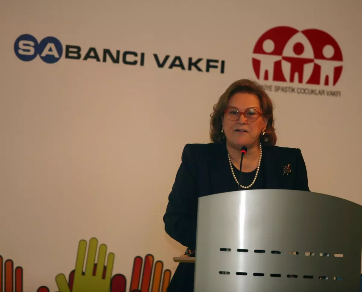 "Kadın Liderler Zirvesi: Yönetimde Kadın Farkı" Paneli