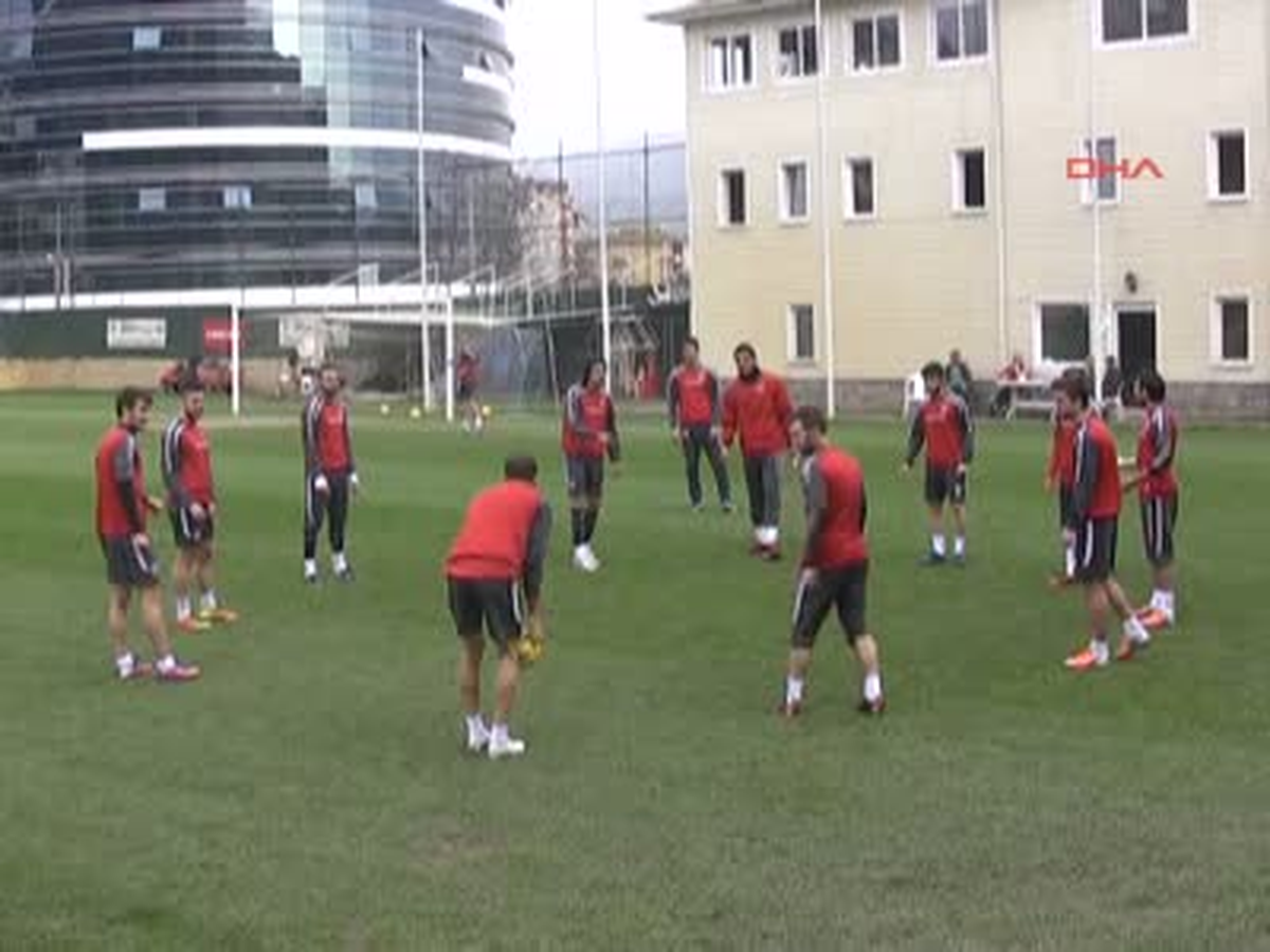 Kardemir Karabükspor Teknik Direktörü Bakkal Gekas Diye Birini Tanımıyorum. O Ukalanın Teki