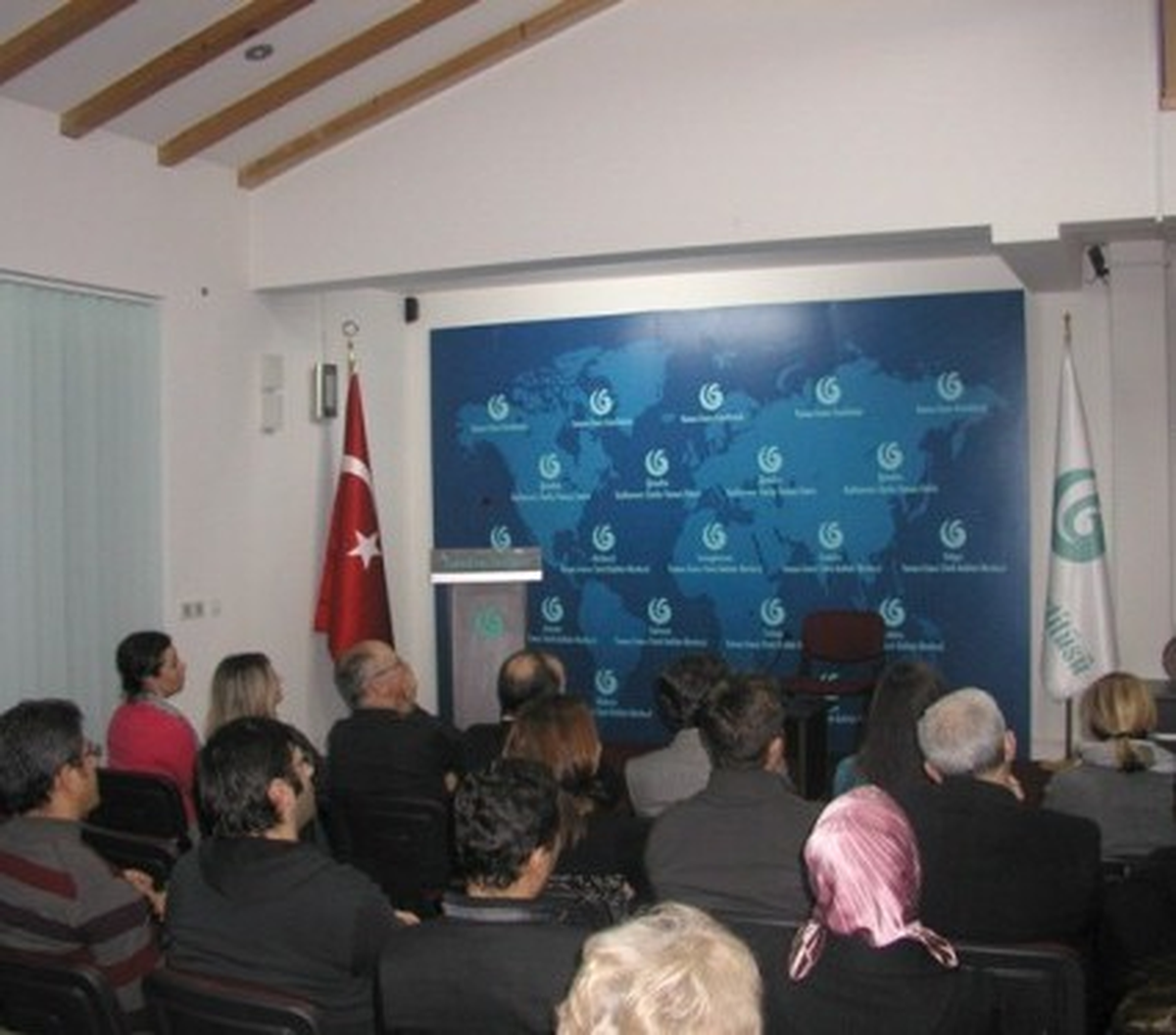 Kosova Yunus Emre Türk Kültür Merkezi \'Edebiyat Buluşması\' Düzenledi