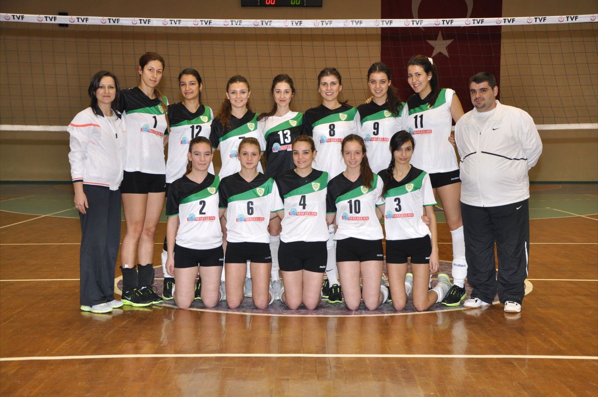 Manisa Belediyespor\'un Sultanları Liderliğe Yükseldi