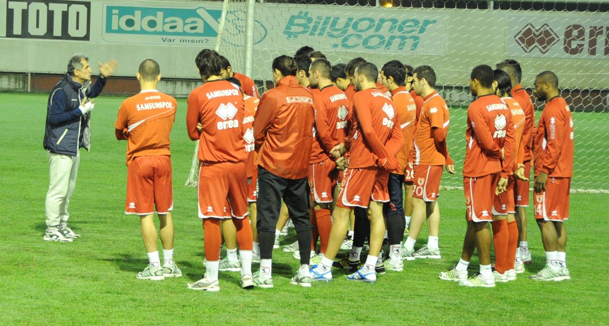 Manisaspor\'dan Alt Sıralara Sürpriz Puan Kaybı