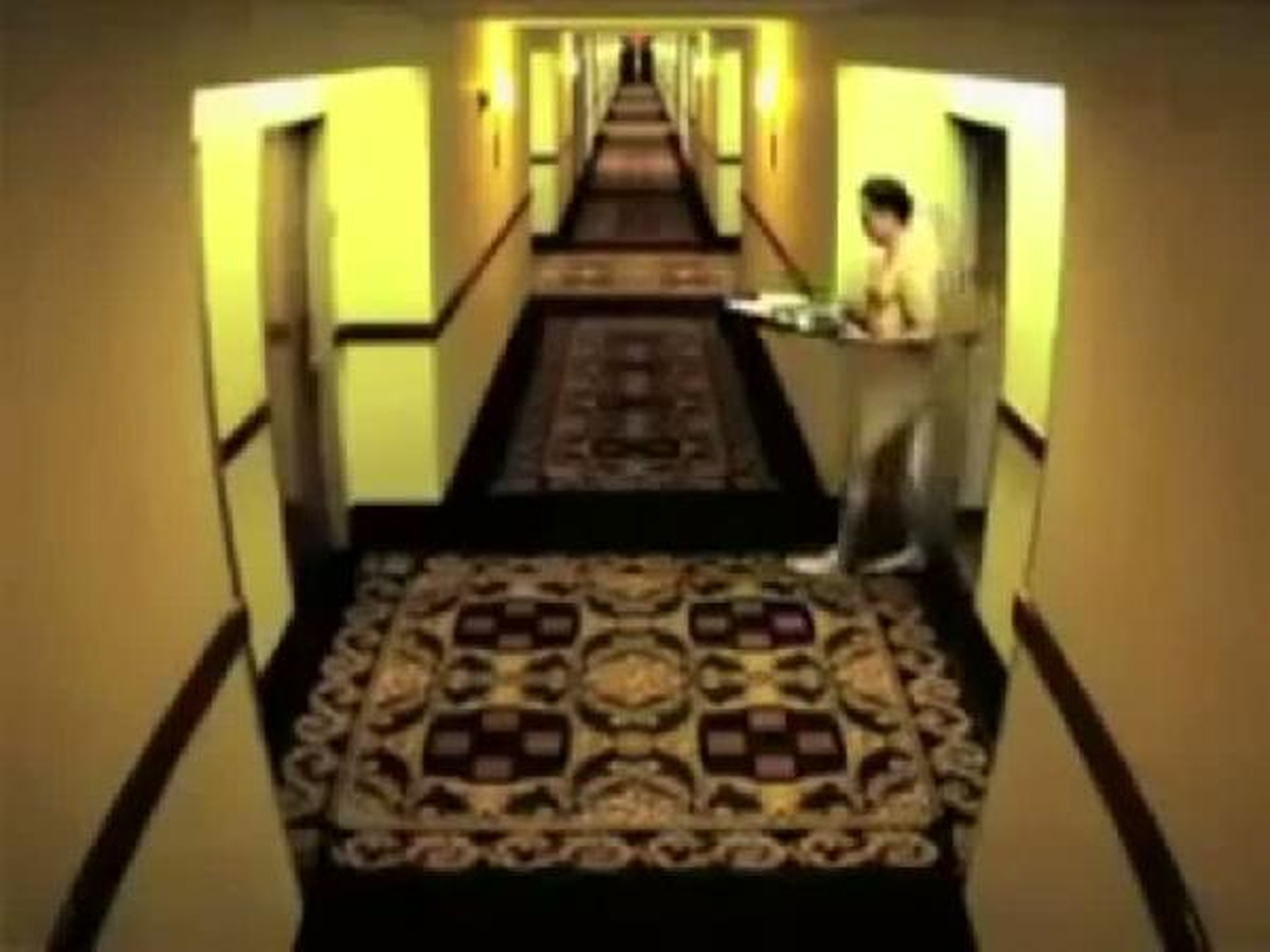 Otel Odasının Kapısı Kapanınca Çırılçıplak Halde Ortada Kaldı