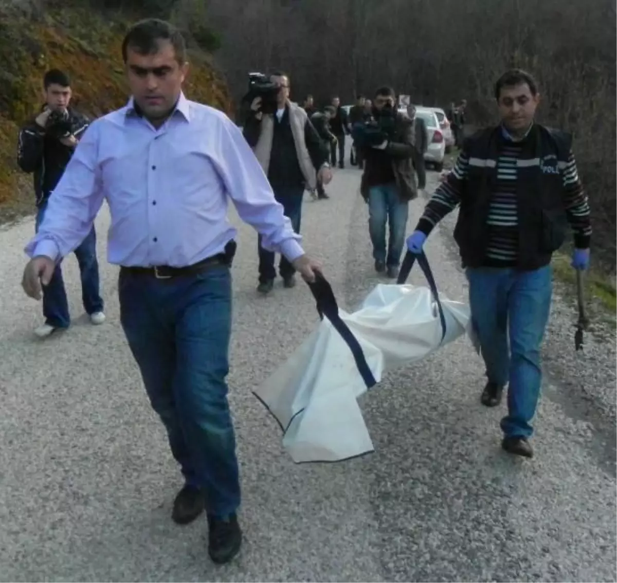 Sinem\'in Cesedi Bulundu