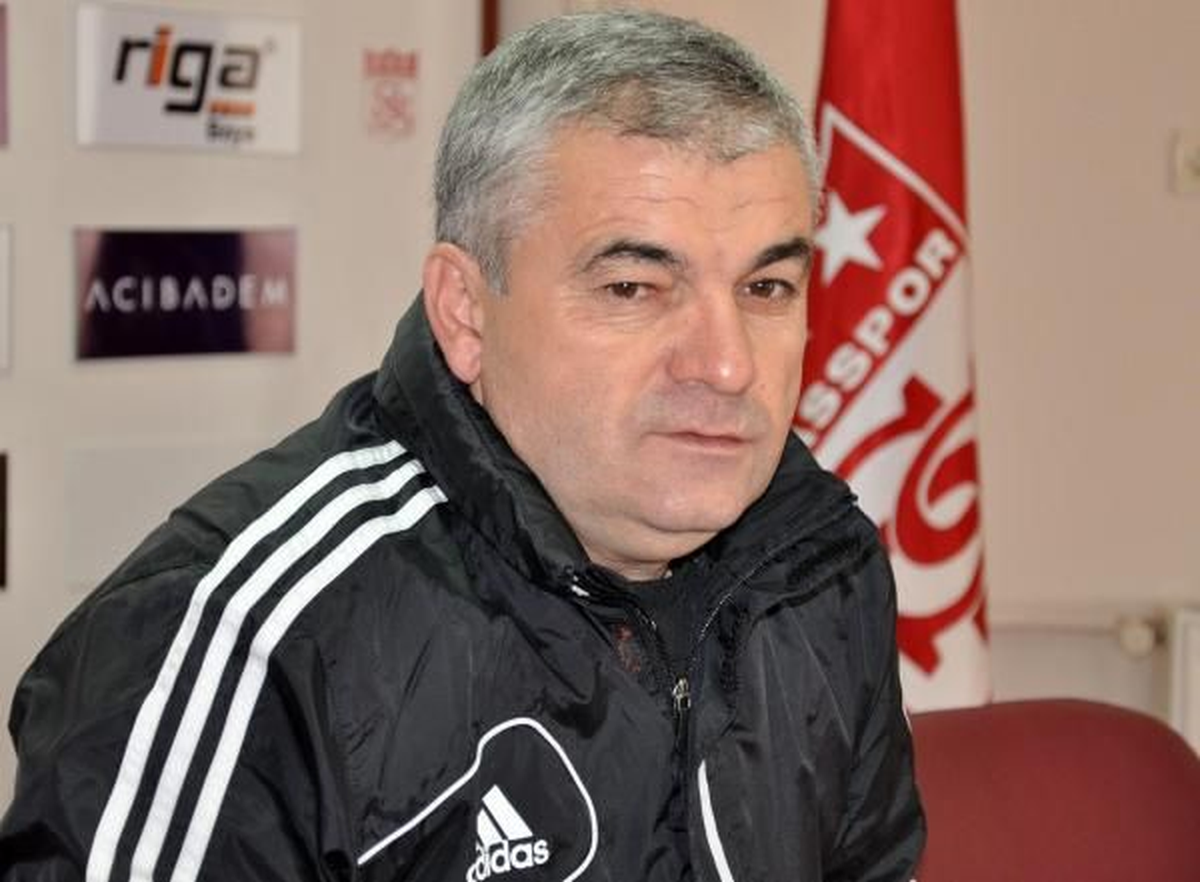 Sivasspor Teknik Direktörü Çalımbay."Artık Her Maça Hakem Korkusuyla Çıkıyoruz" "Hakem Hatalarında...
