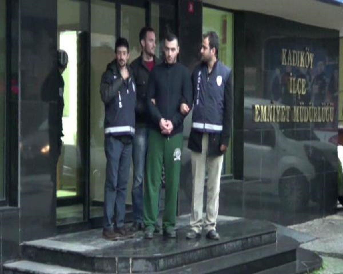 Sokak Ortasında Silahlı, Beyzbol Sopalı Dehşet