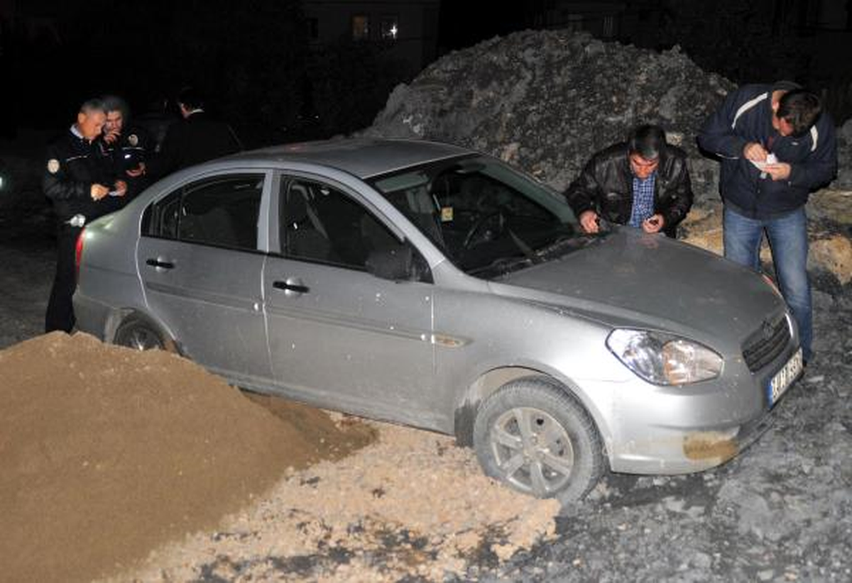 Su Kanalına Düştü, Çevredekiler Kurtardı