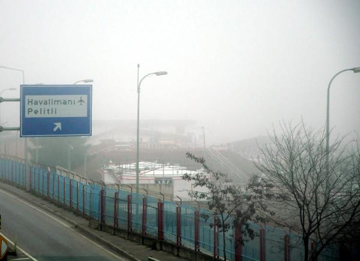Trabzon\'da Hava Ulaşımına Sis Engeli