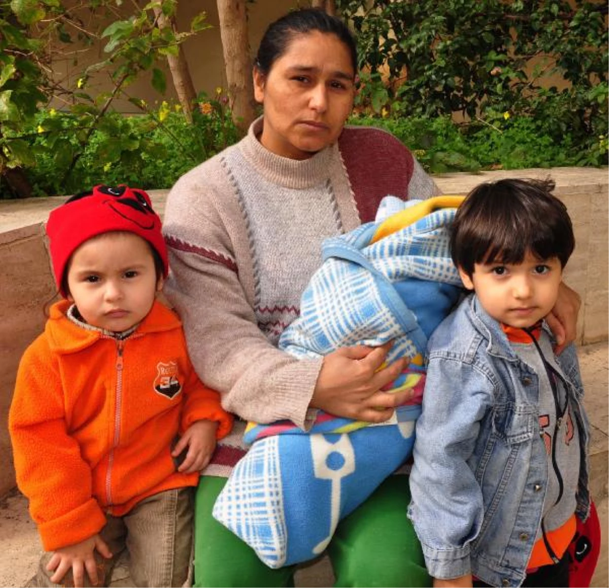 Türkmen Anne, Çocuklarından Ayrılmak İstemiyor