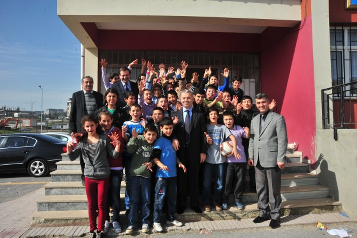 Uzun: Güzel Dişler Neşeli Gülüşler Sizlerin Olsun