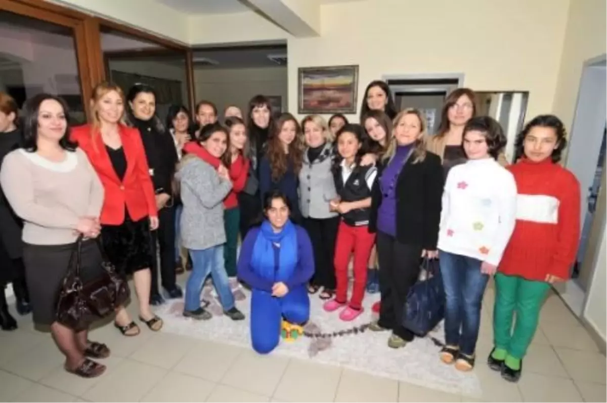 Valimizin Eşi Sevgi Evlerini Ziyaret Etti