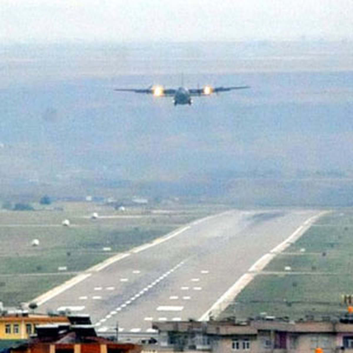 Yabancı Askerleri Taşıyan Uçak Diyarbakır\'a İndi