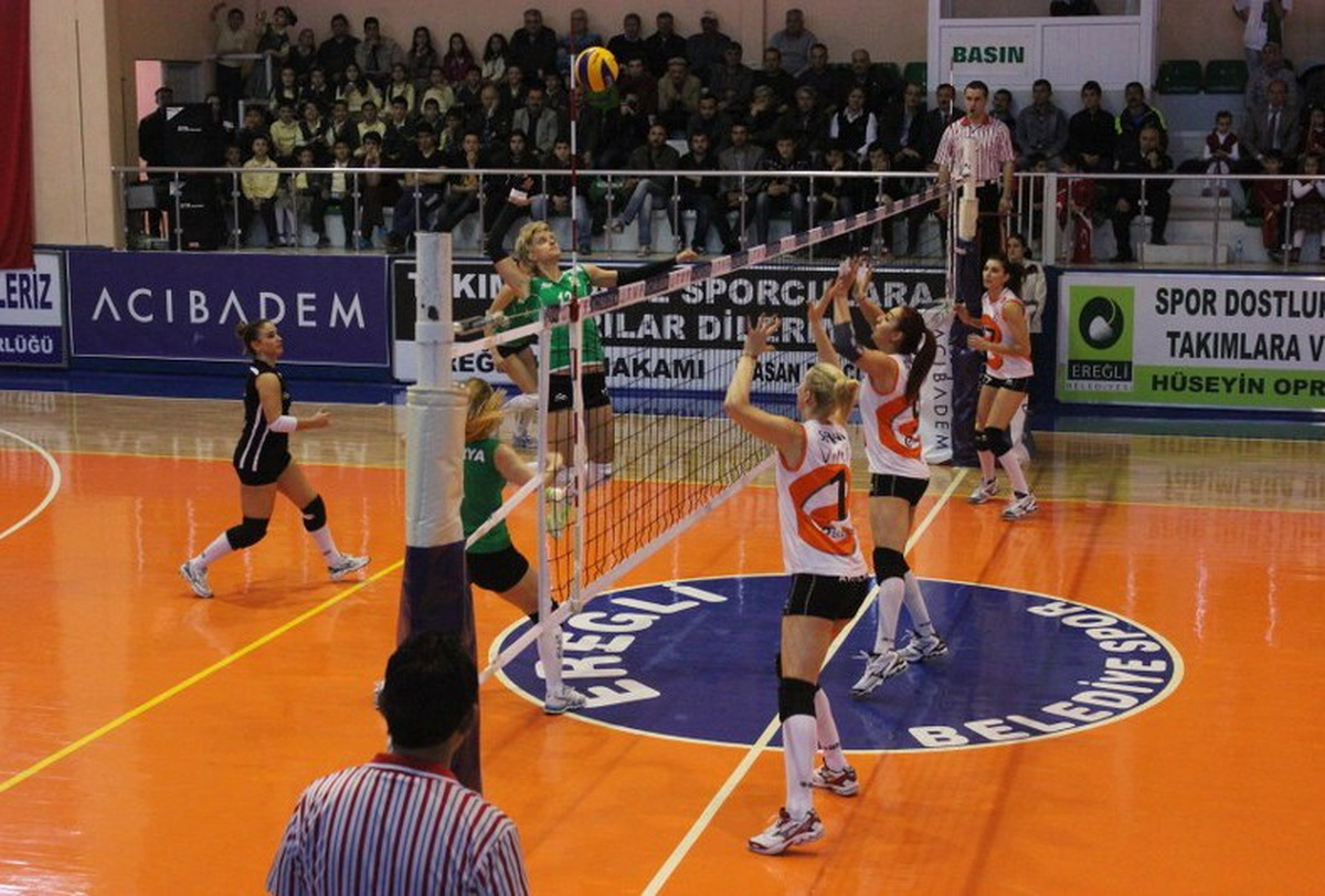 Acıbadem Bayanlar 1. Lig