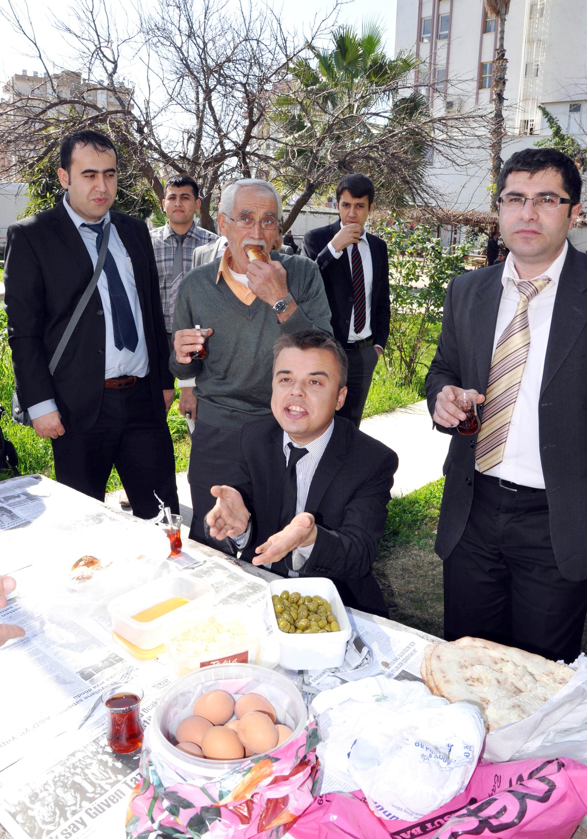 Adliye Çalışanlarından \'Piknikli İş Bırakma Eylemi\'