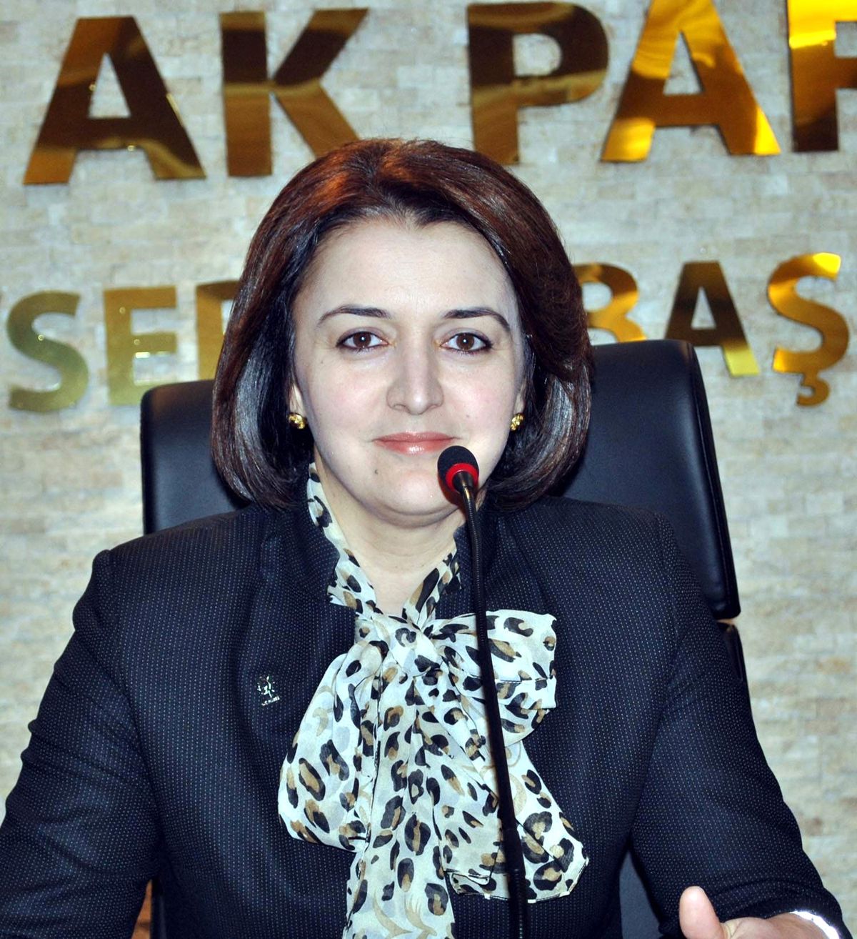 Ak Kadınlardan, Engelliler Yararına Kermes