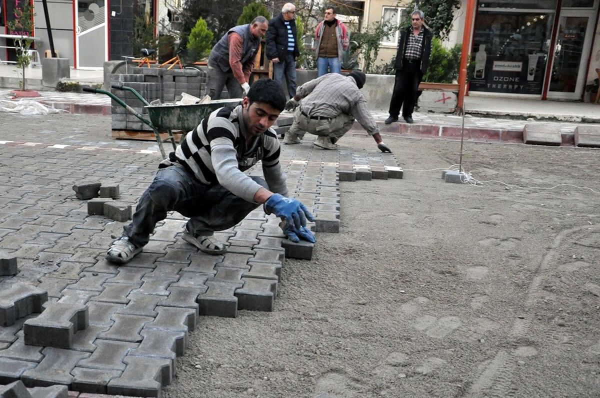 Akçay'da Yol Seferberliği