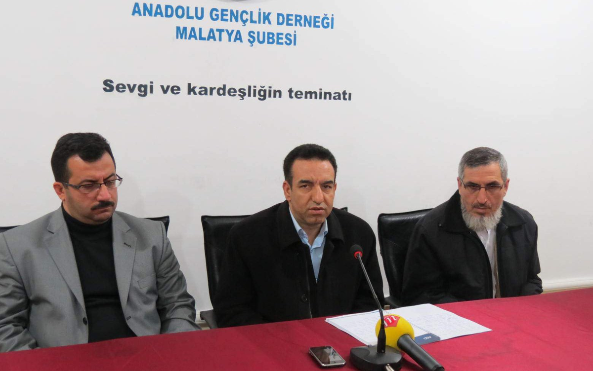 Anadolu Gençlik Derneği\'nden Erbakan İçin Anma