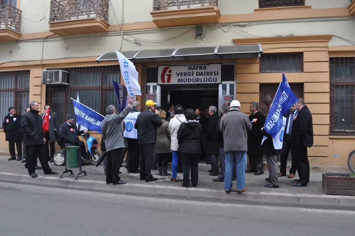 Bafra Vergi Dairesi Çalışanları İş Bıraktı