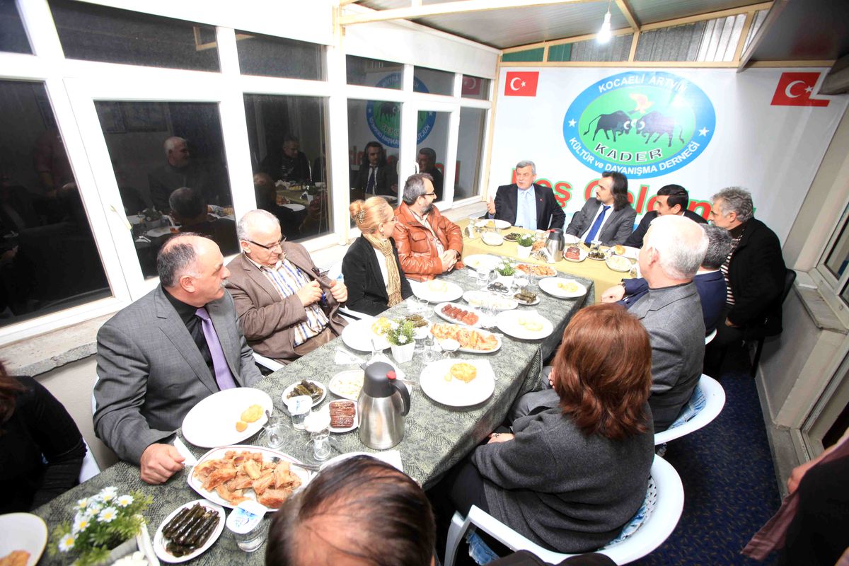 Başkan Karaosmanoğlu Artvinliler Derneği\'ni Ziyaret Etti