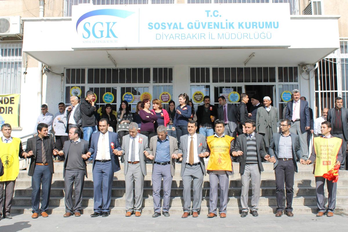 Bes Üyeleri Diyarbakır\'da İş Bıraktı