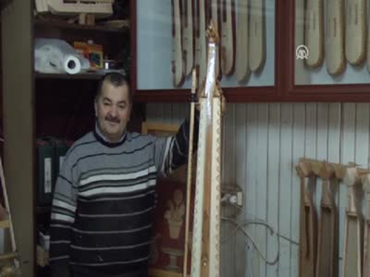 Boyundan Büyük Kemençe Yaptı