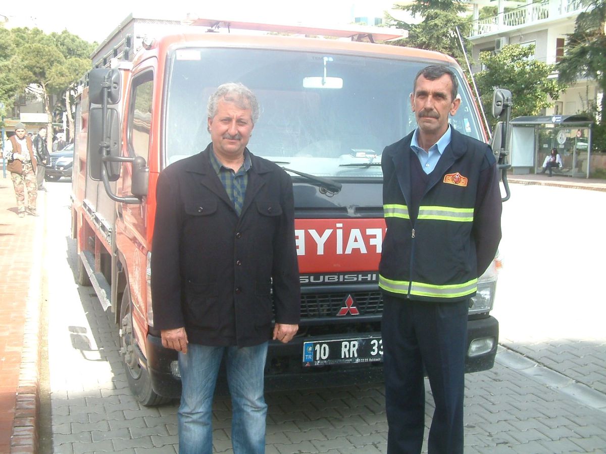 Burhaniye\'de İtfaiyenin Yoğun Mesaisi