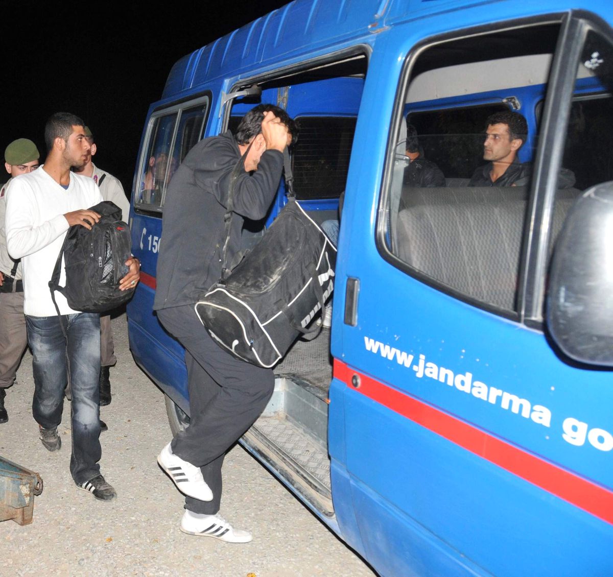 Dalaman\'da 13 Kaçak Göçmen Sınır Dışı Edildi.