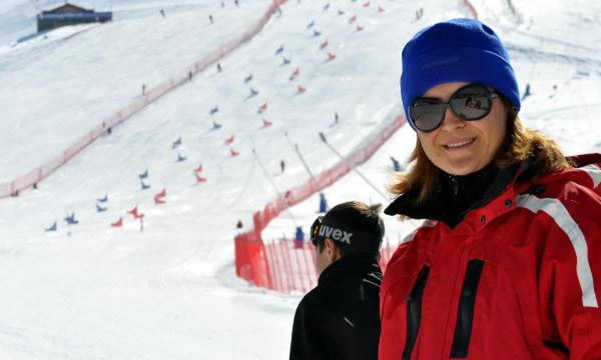Emine Astsubay, JAK\'ın Gözdesi