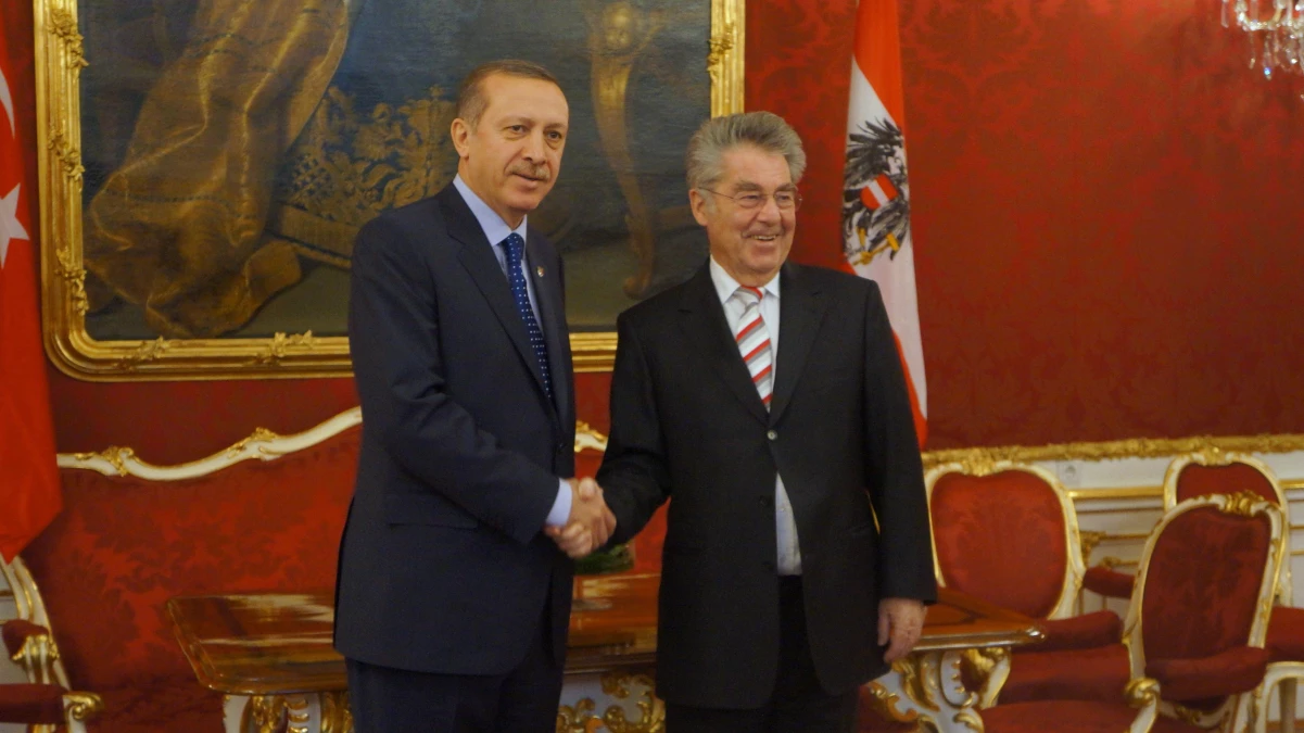 Erdoğan, Avusturya Cumhurbaşkanı ve Başbakanı ile Bir Araya Geldi