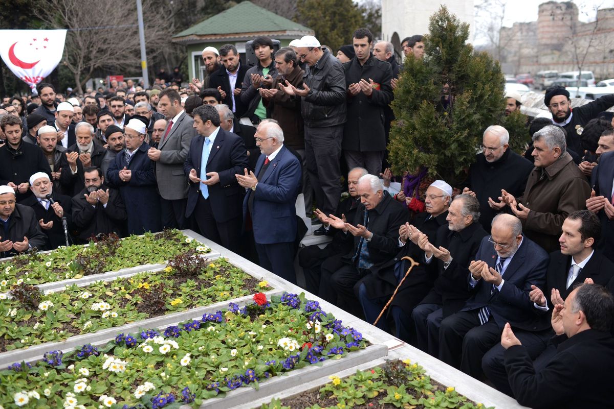Eski Başbakanlardan Prof. Dr. Necmettin Erbakan Dualarla Anıldı