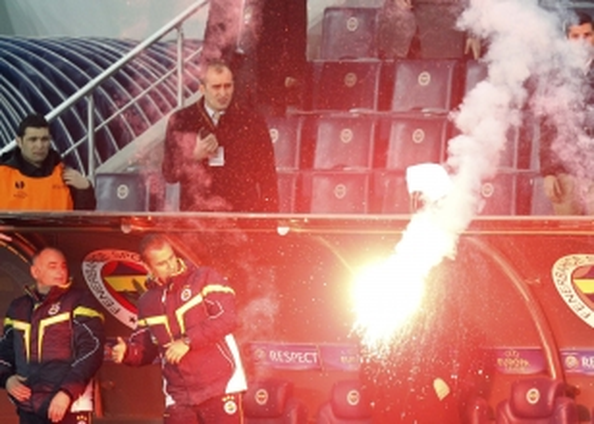 Fenerbahçe, UEFA\'dan Haber Bekliyor