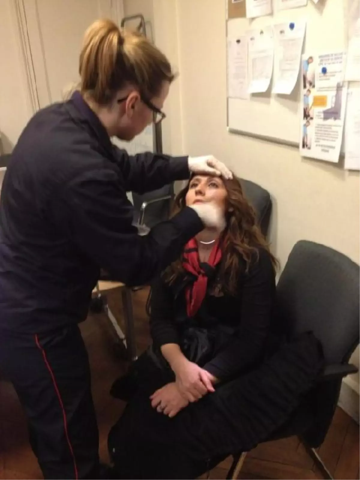 Fransa Ulusal Meclisi\'nde \'Hocalı Katliamı\'nı Hatırlatan Gençlere Linç Girişimi