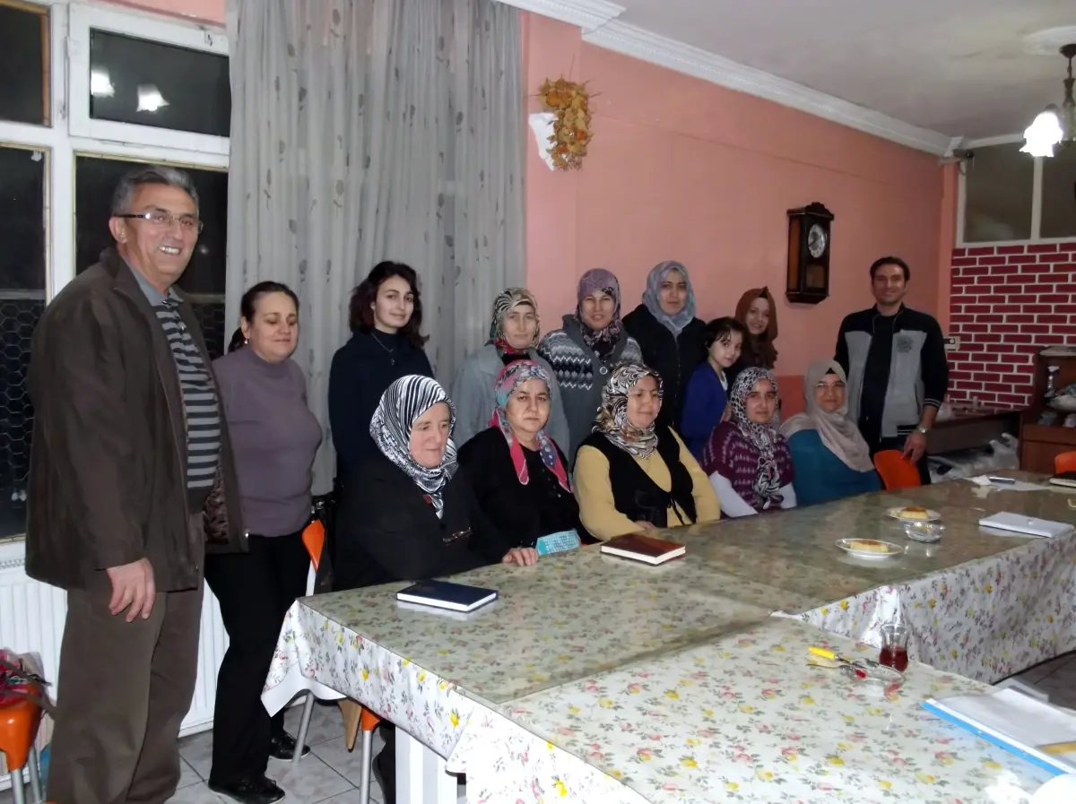 Gediz'de Ev Yemekleri Hazırlama Kursu Açıldı