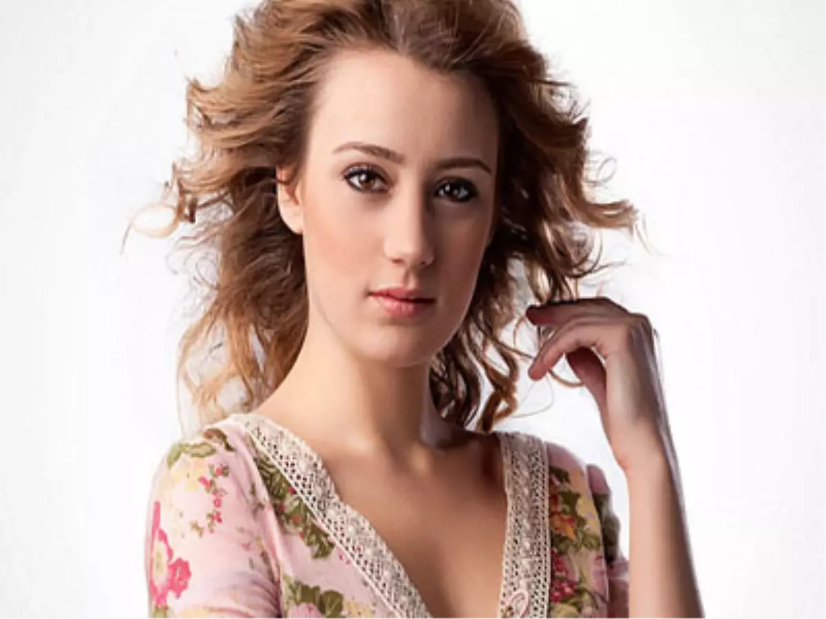 Gizem Karaca Ev Hapsinde Mi?