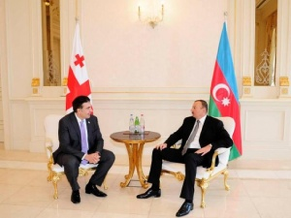 Gürcistan Devlet Başkanı Saakaşvili\'den İlham Aliyev\'e Diplomatik Ziyaret