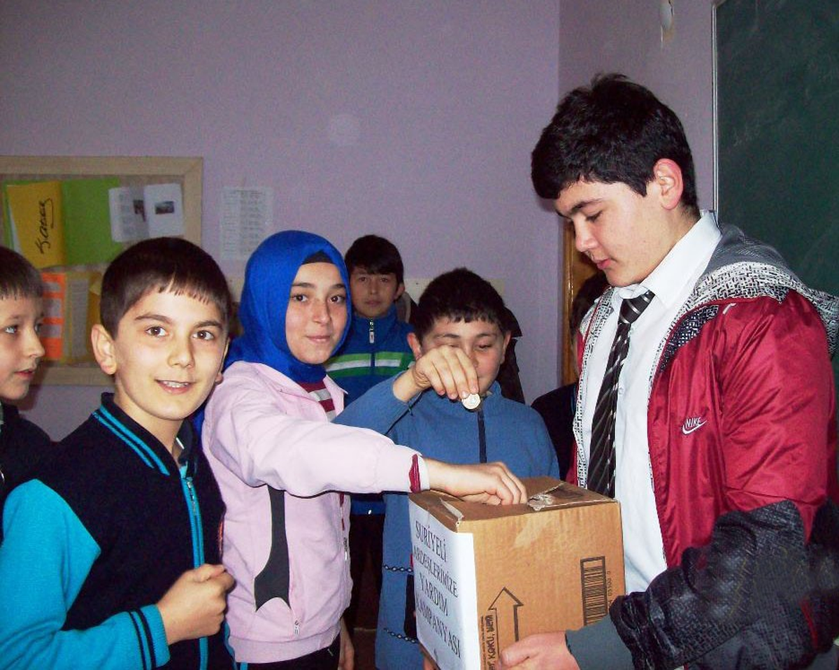 Harçlıklarını Suriye İçin Bağışladılar