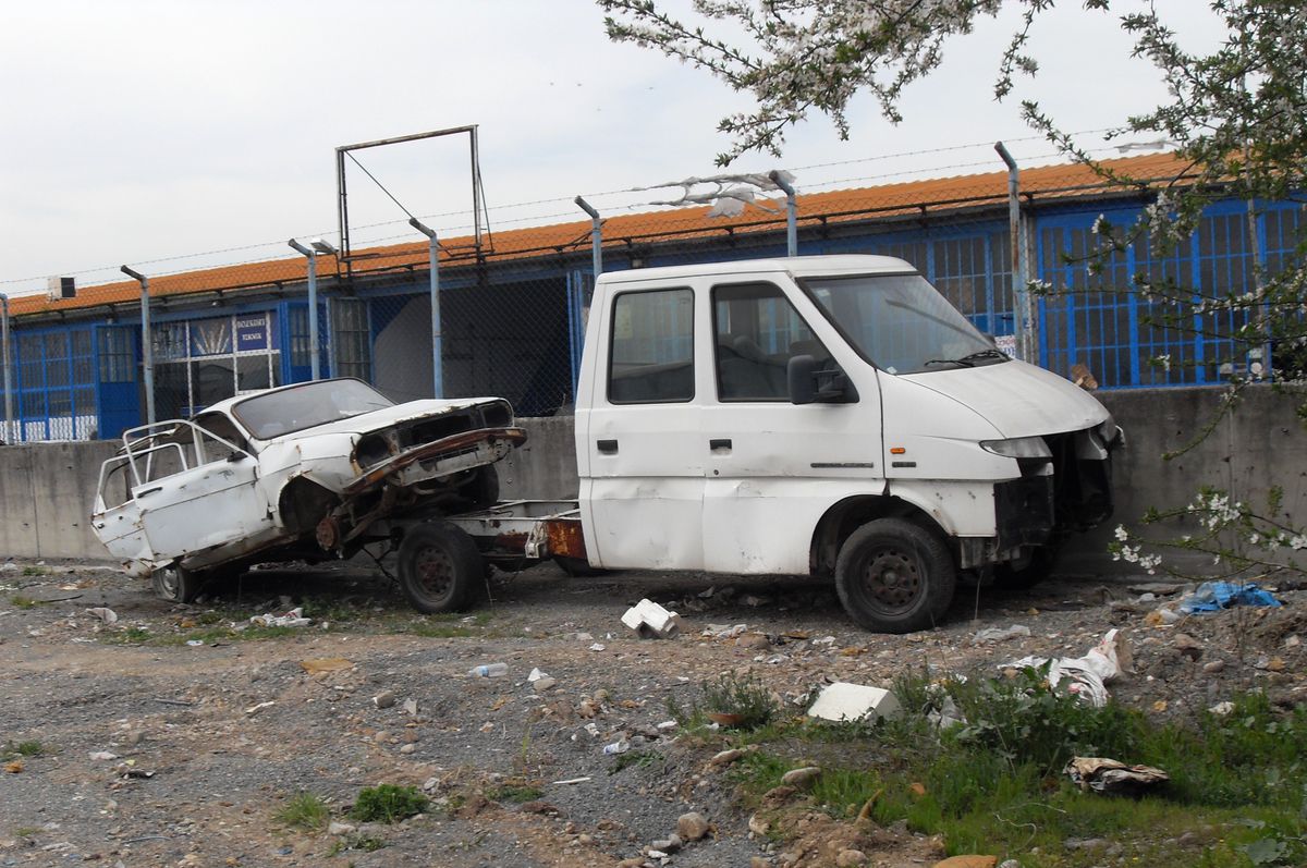 İzmit\'te 200 Hurda Araç Toplandı