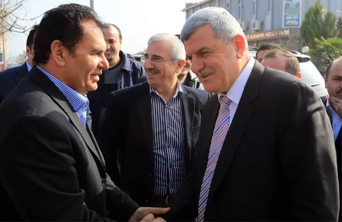 Karaosmanoğlu Gebze Kent Meydanı'nı İnceledi