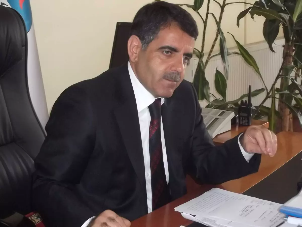 Kars Belediye Başkanı Nevzat Bozkuş, İhlas Holding Yönetim Kurulu Başkanı Enver Ören İçin Taziye...