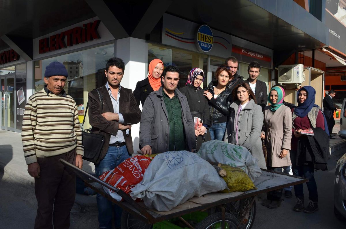 Kay Ders Derneği Yoksul Çocukları Isıtıyor