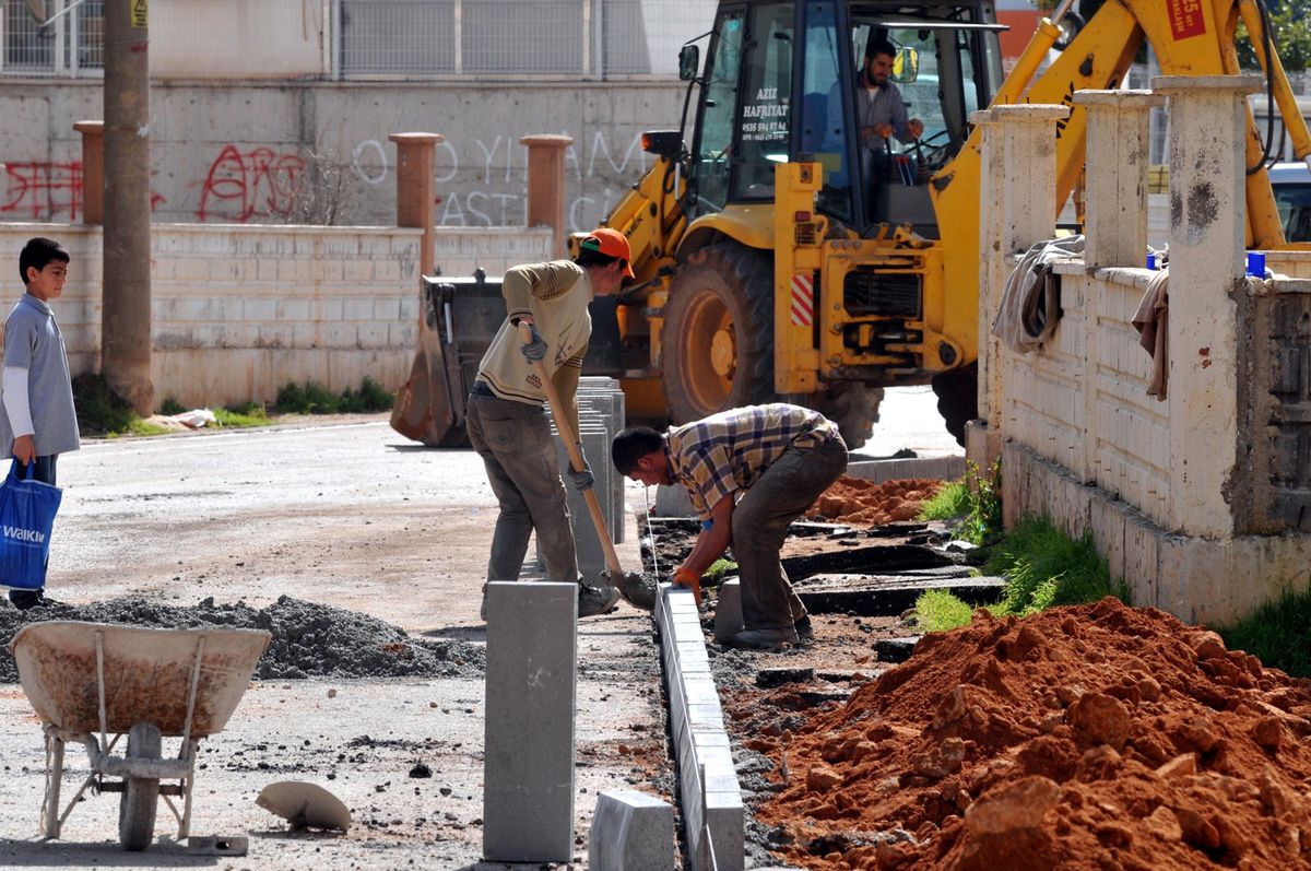 Kepez\'e Yüz Bin Metrekare Parke Kaldırım