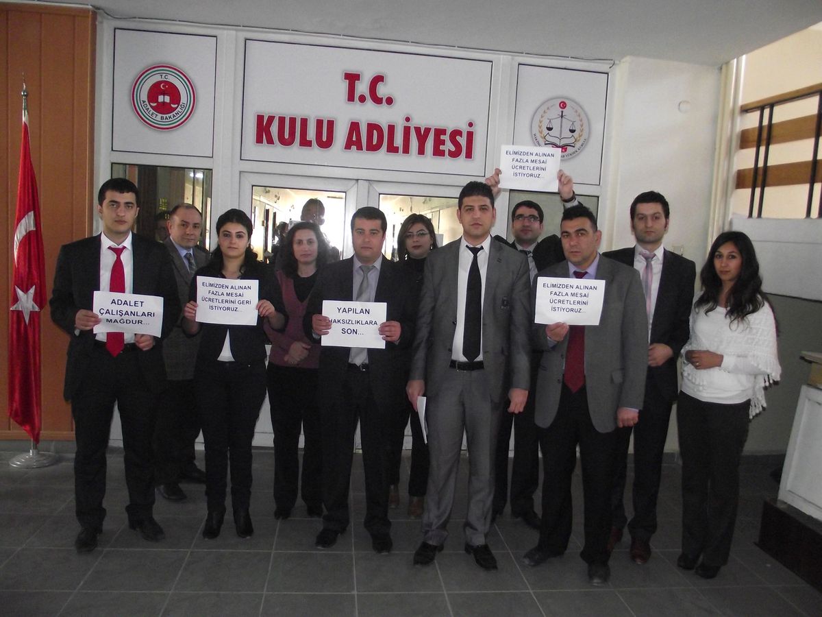 Kulu\'da Adliye Çalışanlarından Eylem
