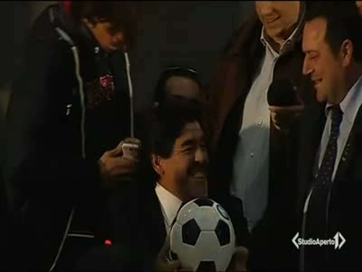 Maradona Napoli\'de Konuştu