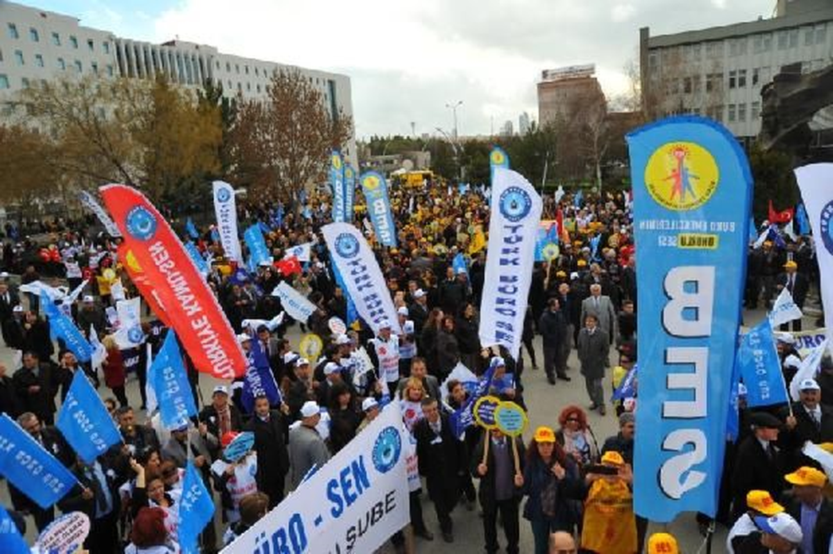 Memurlar İş Bıraktı