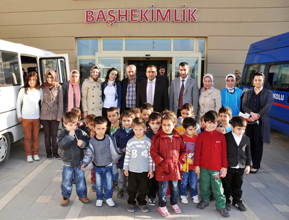 Minik Öğrenciler Hastaneyi Ziyaret Etti