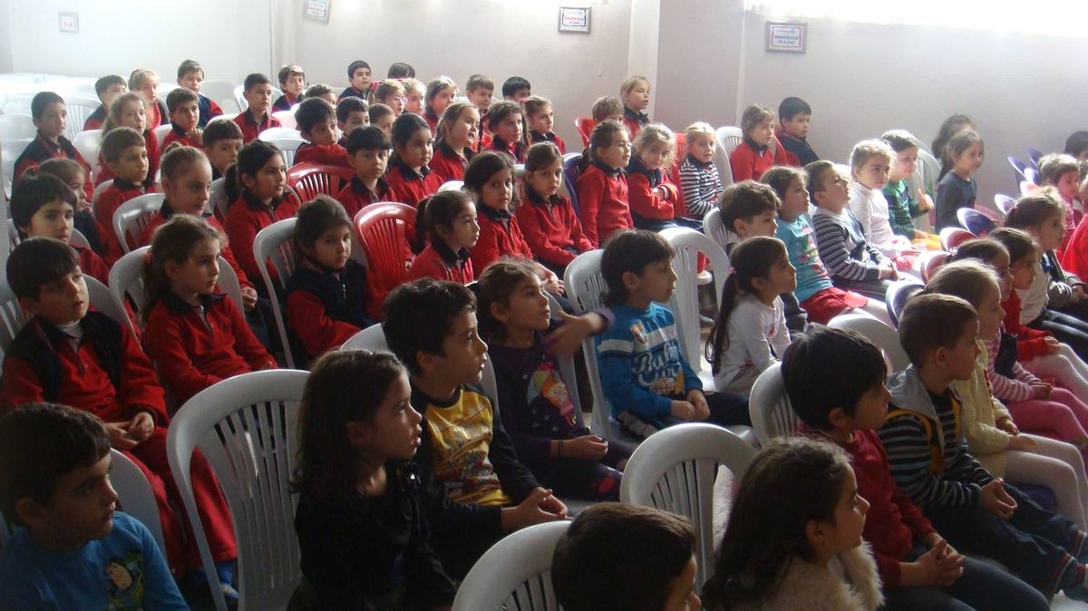 Öğrencilere "Hapşu" Adlı Tiyatro Oyunu Sergilendi