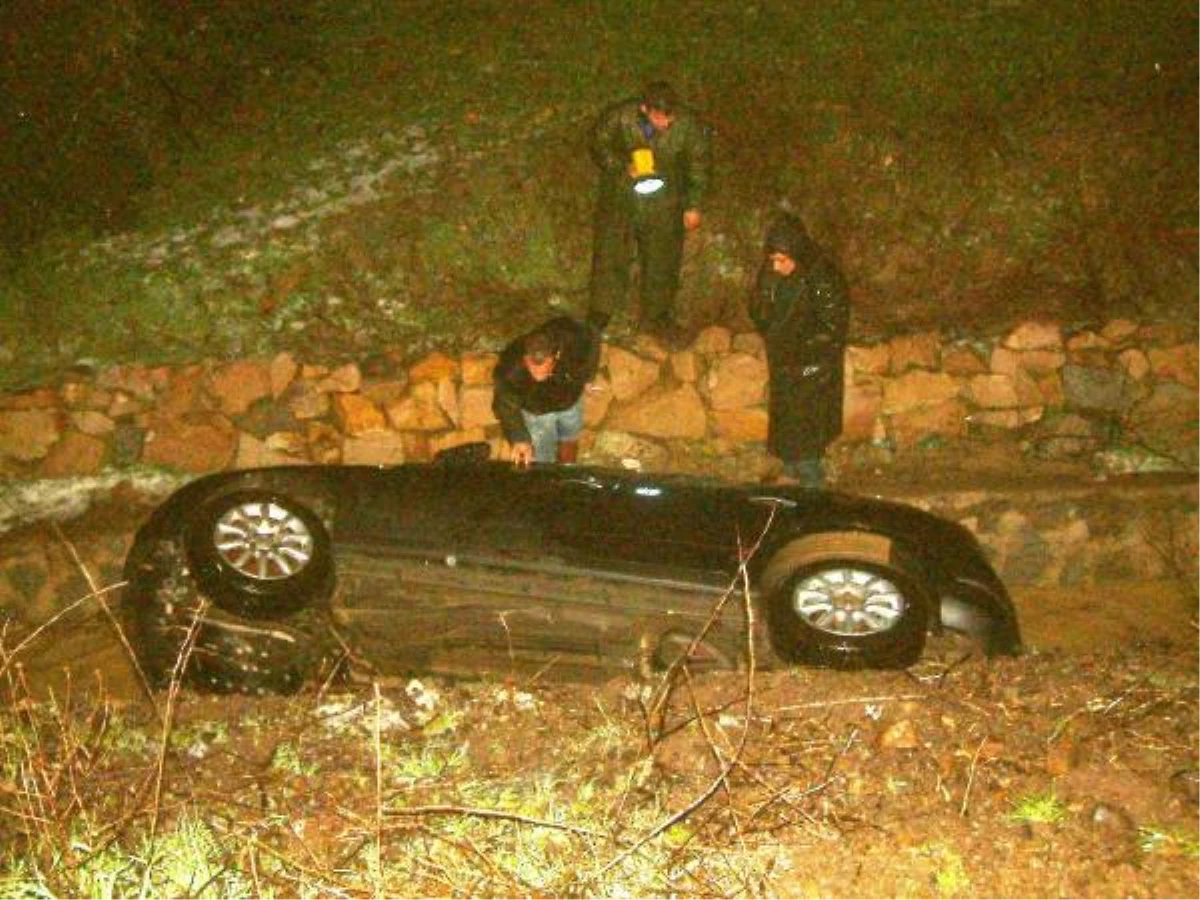 Otomobil Şarampole Yuvarlandı: 1 Ölü, 2 Yaralı